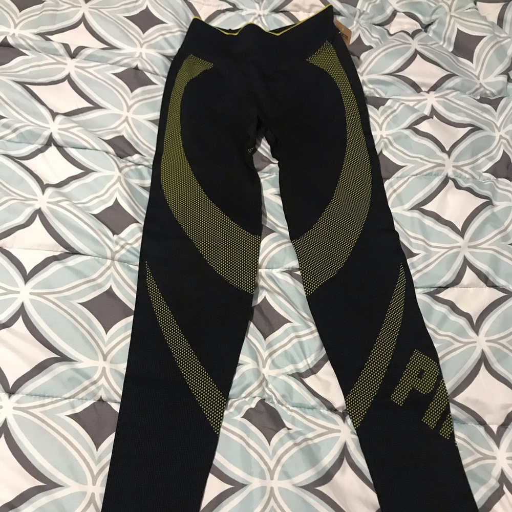 Victoria’s Secret PINK seamless leggings NWT